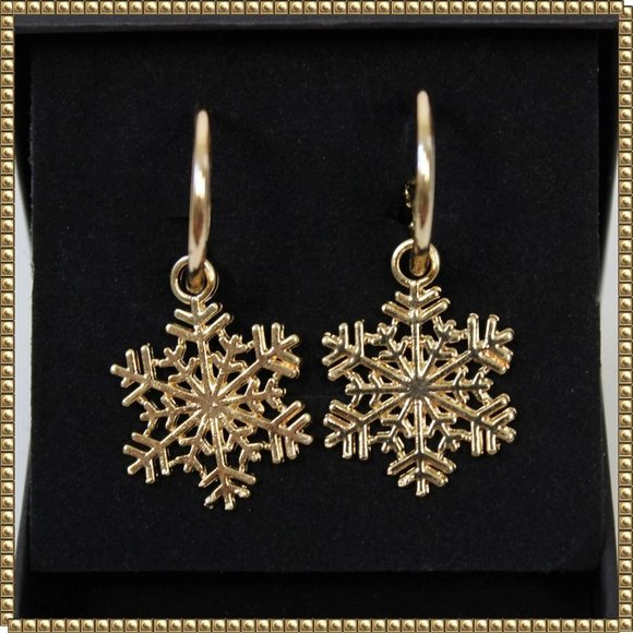 Jewelry - 🛑SOLD🛑🌟𝑺𝑨𝑳𝑬🌟2 𝒇𝒐𝒓 $12 - NEW In Box Gold  Snowflake Dangle Earrings
